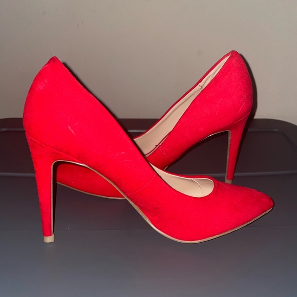 Madden Girl Red Pointy Toe Pump - Picture 2 of 2